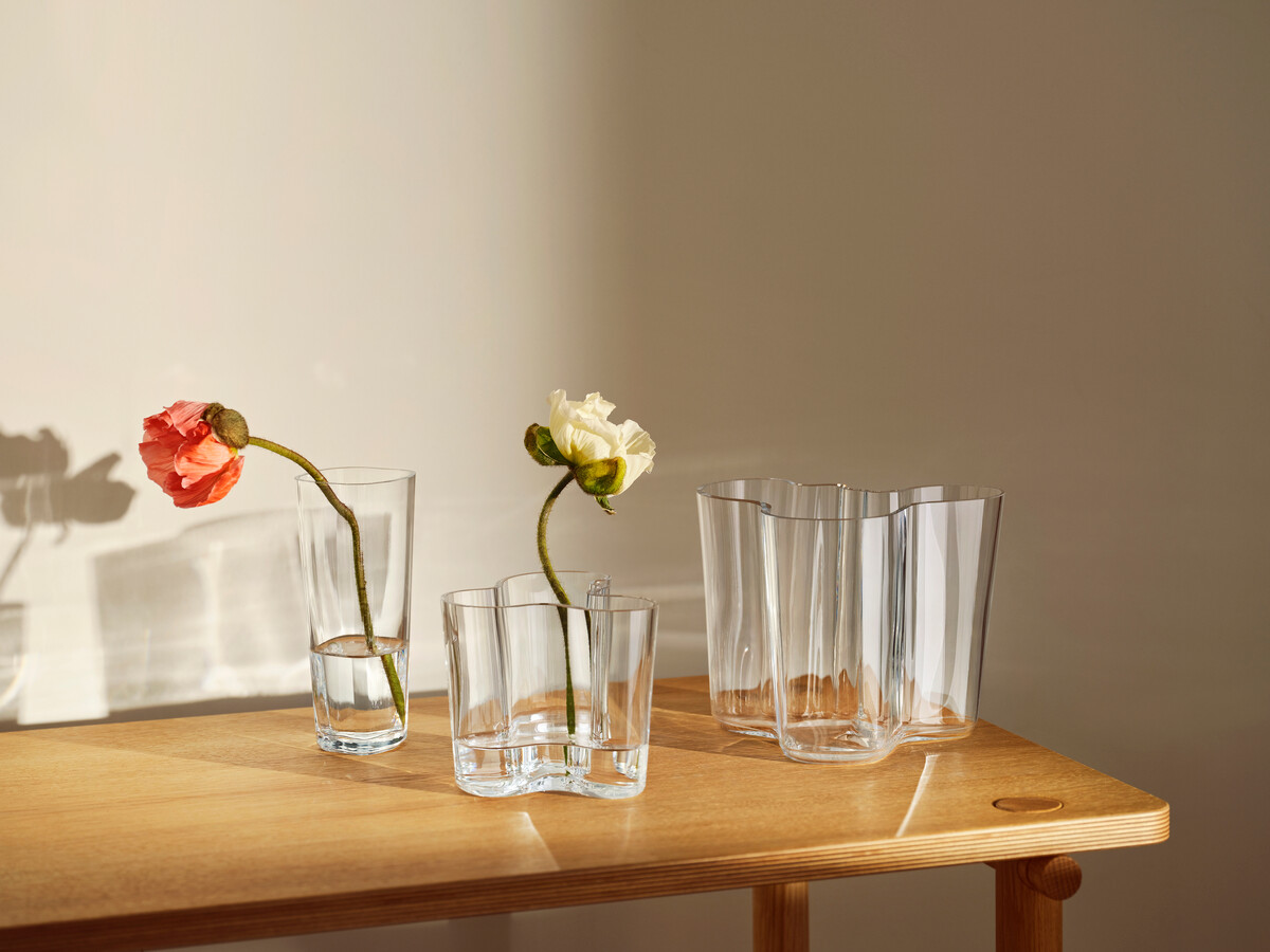 Iittala_2023_Alvar_Aalto_Collection_vase_clear_group_01